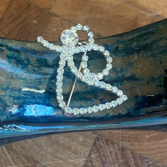 Sparkling Silver Crystal Angel Brooch - Picture 3 of 3